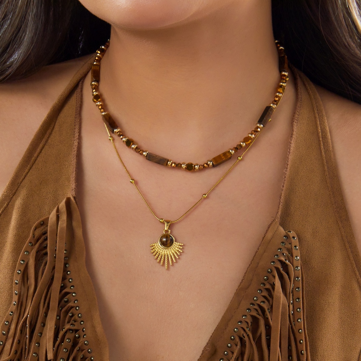 Layered Pendant Necklace Aesthetic - قلادة أنيقة من الخرز الطبيعي بلون