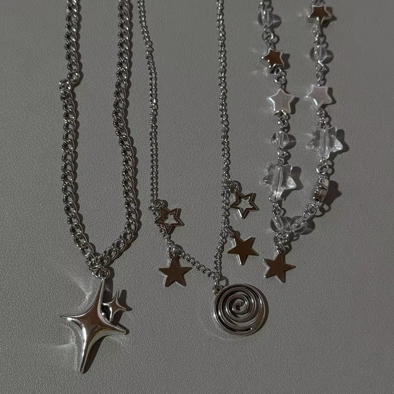 قلادة نسائية متعددة الطبقات بت - مراجعة Layered Pendant Necklace Aesthetic وسعره