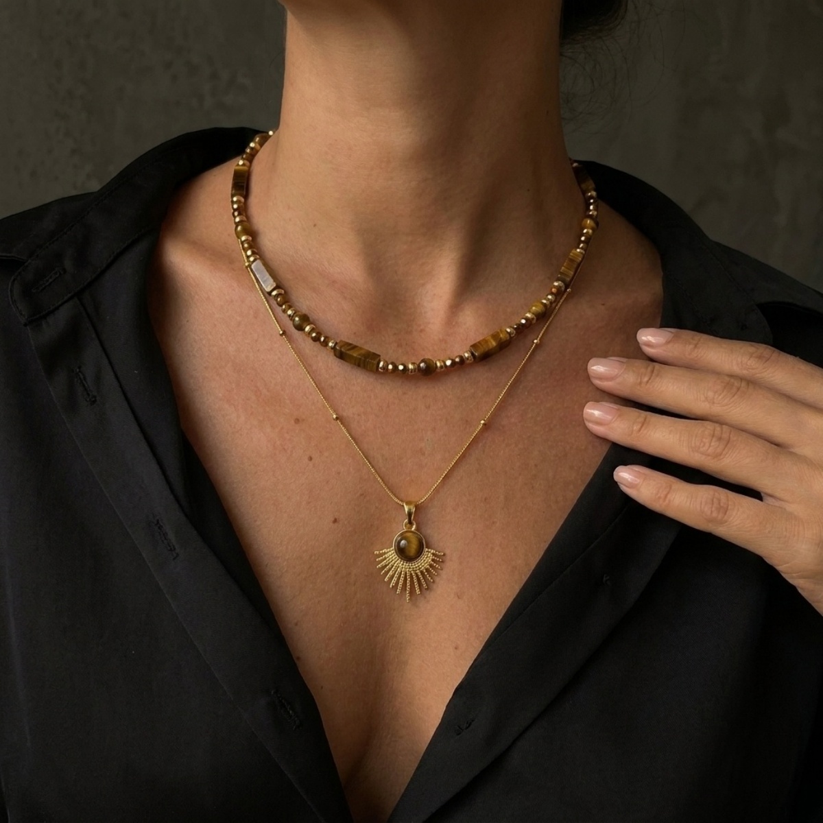 قلادة أنيقة من الخرز الطبيعي ب - مراجعة Layered Pendant Necklace Aesthetic وسعره